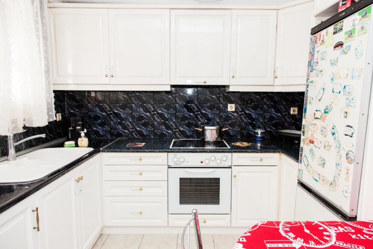 Sunny Apartment Near Metro Station أثينا المظهر الخارجي الصورة