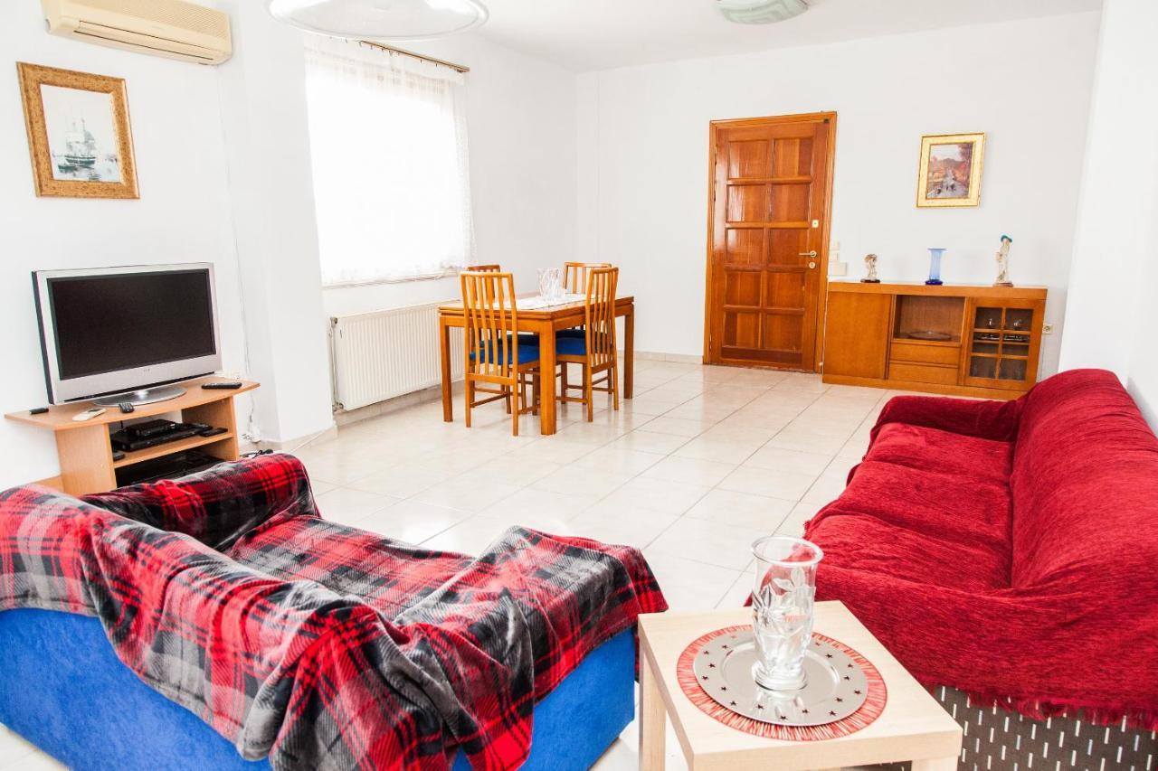 Sunny Apartment Near Metro Station أثينا المظهر الخارجي الصورة